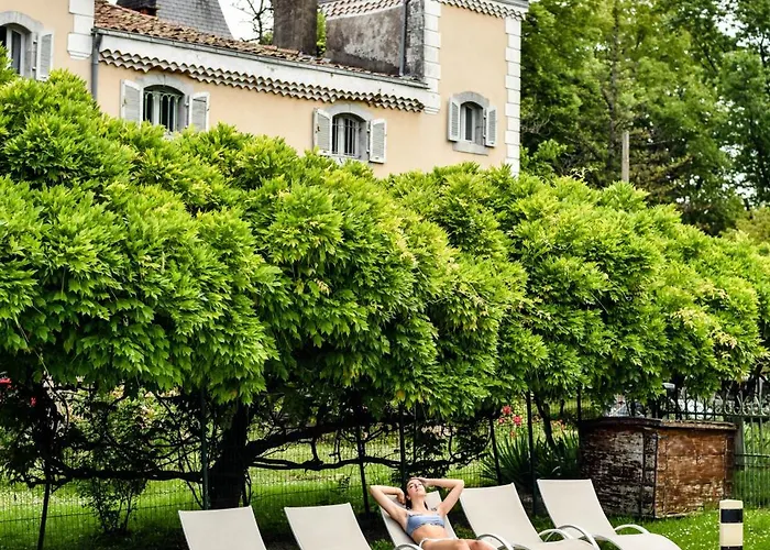 Logis - Chateau De Beauregard 3*