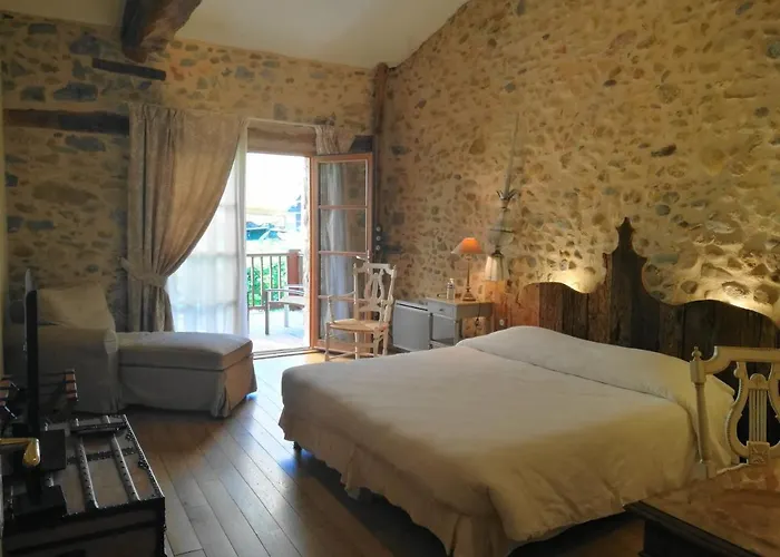 Logis - Chateau De Beauregard 3*